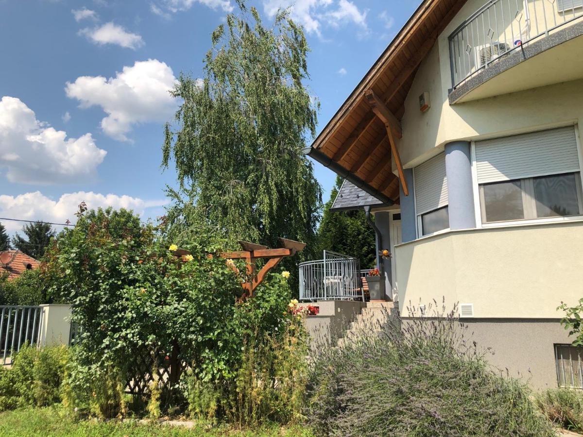 Dominik Apartmanhaz Velence Exterior foto